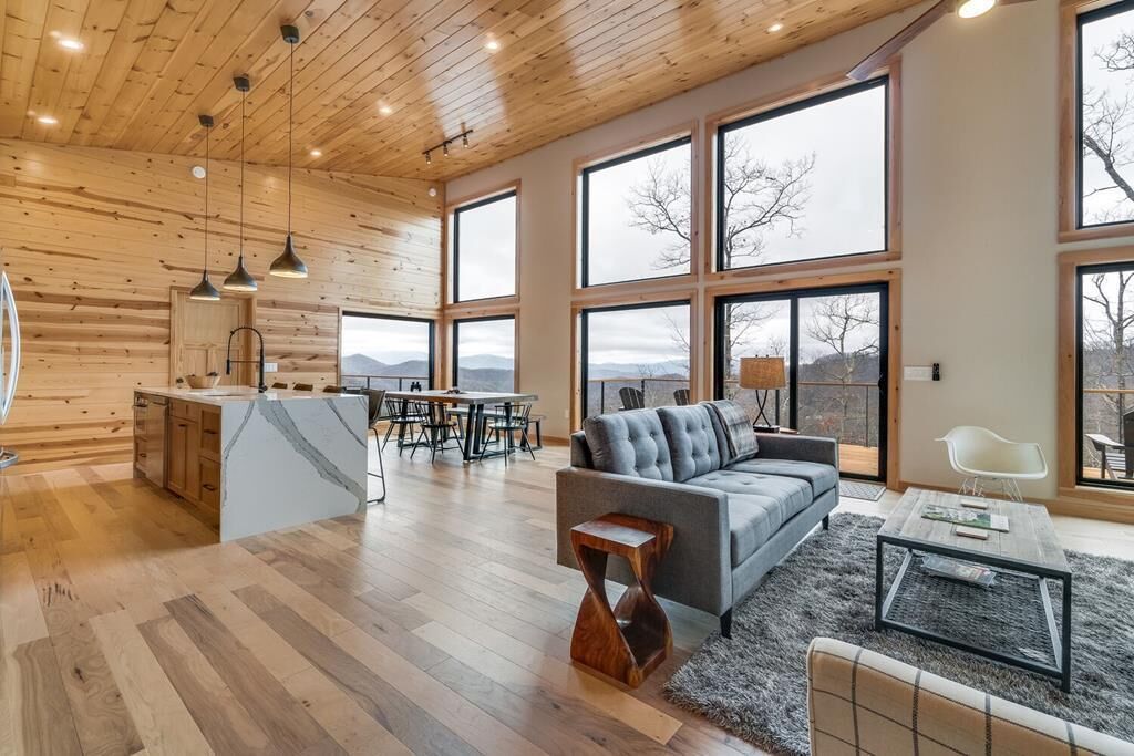 Smart TV, fireplace, Netflix, DVD player