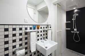 Hair dryer, towels