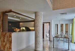Interior - Dream Inn Claren Downtown With Private Terrace (Dubai)