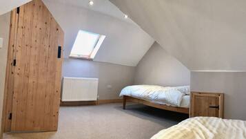 Executive House | 2 bedrooms, premium bedding, individually decorated