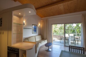 80-cm flat-screen TV with digital channels, TV - Résidence Cala Sultana (Porto-Vecchio)