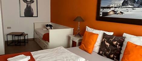 3 bedrooms, free WiFi, bed sheets