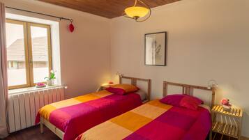 5 Schlafzimmer, Schreibtisch, Verdunkelungsvorhänge