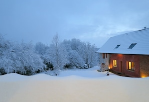 Exterior - Ô Saveur de l'Instant (Saint Usuge)