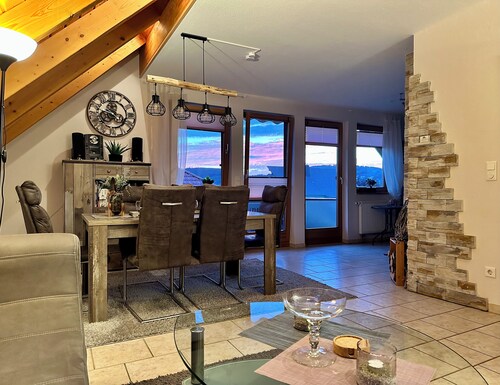 Moderne, Top gepflegte, große Ferienwohnung im Weserbergland, für 2-6 Personen.