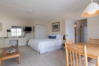 Clairfont, Jobson's Cove / Warwick Long Bay/ Horseshoe Beach -  APARTMENT 1