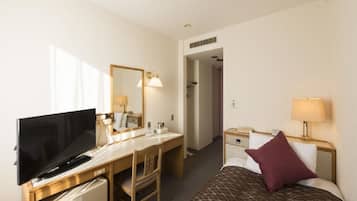 1 bedroom, desk, iron/ironing board, WiFi (free)