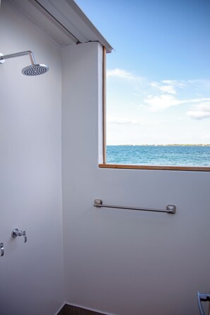 Junior Suite, Sea View | Bathroom shower