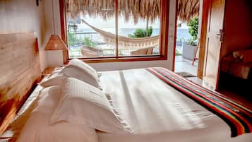 Habitación Deluxe, vistas al mar | Caja fuerte y wifi gratis