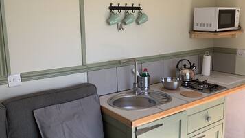 Cabin | Dapur peribadi | Peti sejuk, ketuhar gelombang mikro, ketuhar, dapur