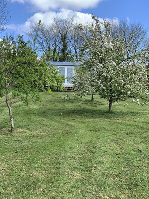 Front of property - Hillcrest Hut (Kilgetty)
