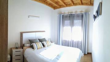 2 soverom, reiseseng for barn og sengetøy