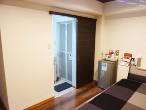 1 室のベッドルーム、WiFi (無料)、ベッドシーツ