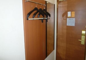 Interni