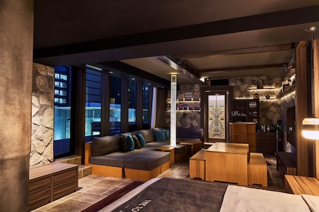 Premium bedding, down comforters, minibar, in-room safe. The Tower Hotel Nagoya