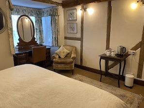 Classic Downstairs Twin Room | Hochwertige Bettwaren, individuell dekoriert, individuell eingerichtet