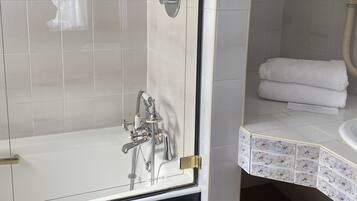 Classic Downstairs Double | Bathroom | Free toiletries, hair dryer, towels, toilet paper