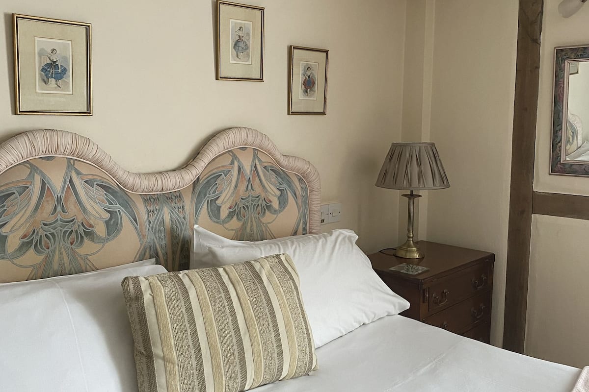 Classic Downstairs Double | Luxe beddengoed, individueel gedecoreerd, individueel gemeubileerd