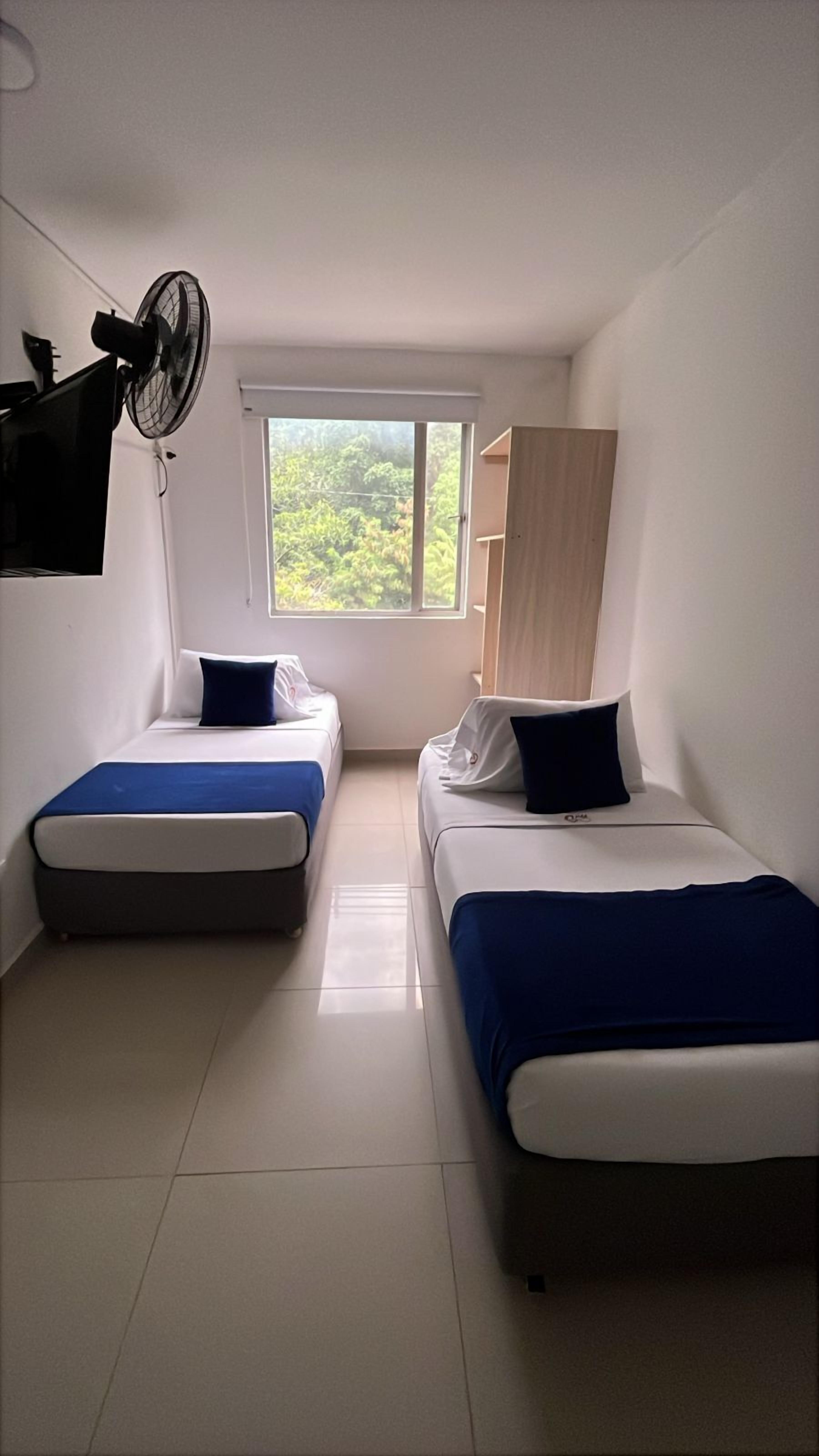 Basic Room | Minibar, desk, blackout curtains, iron/ironing board