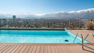 Piscine extérieure (ouverte en saison)