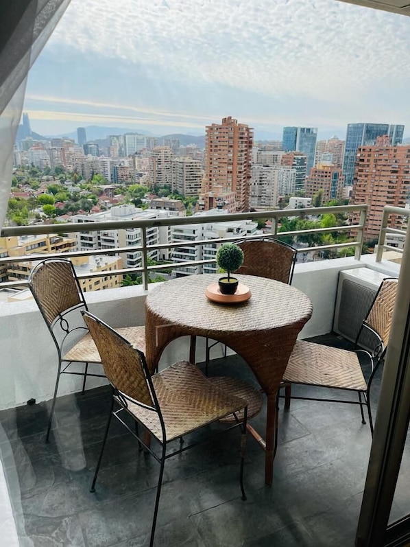 Apartment, 3 Schlafzimmer | Blick vom Balkon