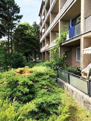 Property grounds - Sunny Studio Next To BVV, 20 min From Brno Circuit (Brno-stred)