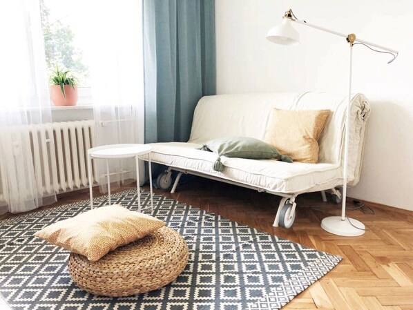 Living area - Sunny Studio Next To BVV, 20 min From Brno Circuit (Brno-stred)