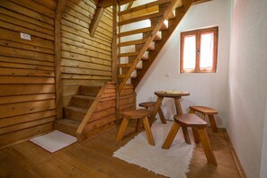 Classic Chalet | Living area