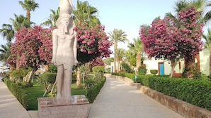 Property grounds - Hurgada Mirage Beach Chalet & Aqua Park (Hurghada)