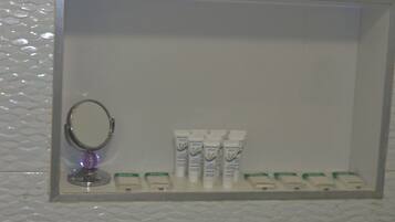 Dusche, Handtücher, Seife, Shampoo