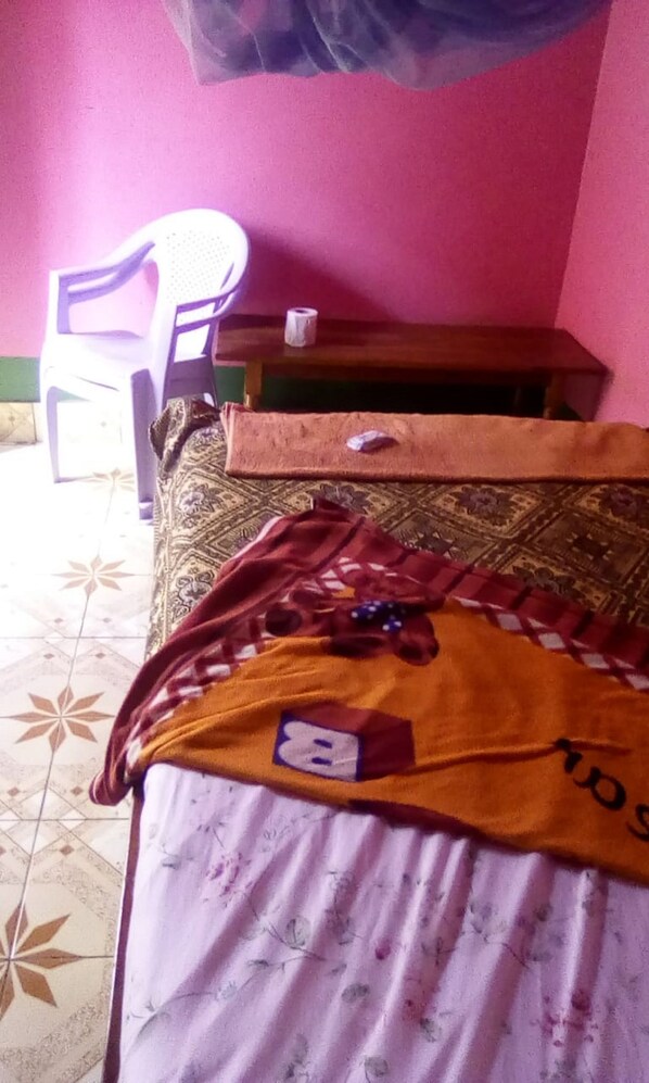 Standard Room | Desk, free WiFi, bed sheets