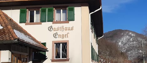 Fachada de la propiedad