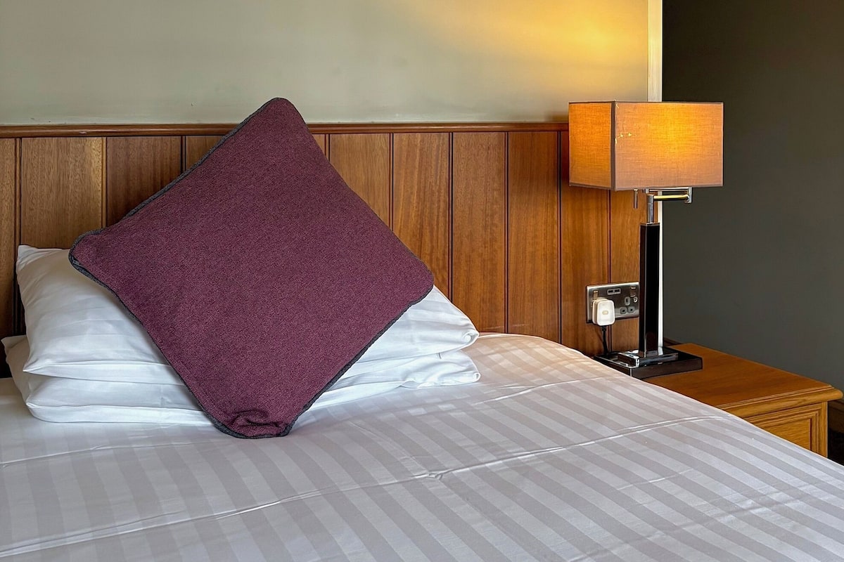 Comfort-Einzelzimmer | Schreibtisch, Verdunkelungsvorhänge, schallisolierte Zimmer