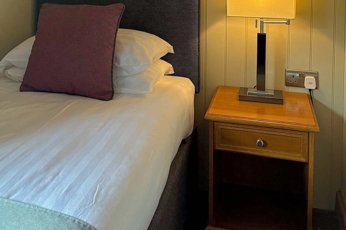 Einzelzimmer | Schreibtisch, Verdunkelungsvorhänge, schallisolierte Zimmer