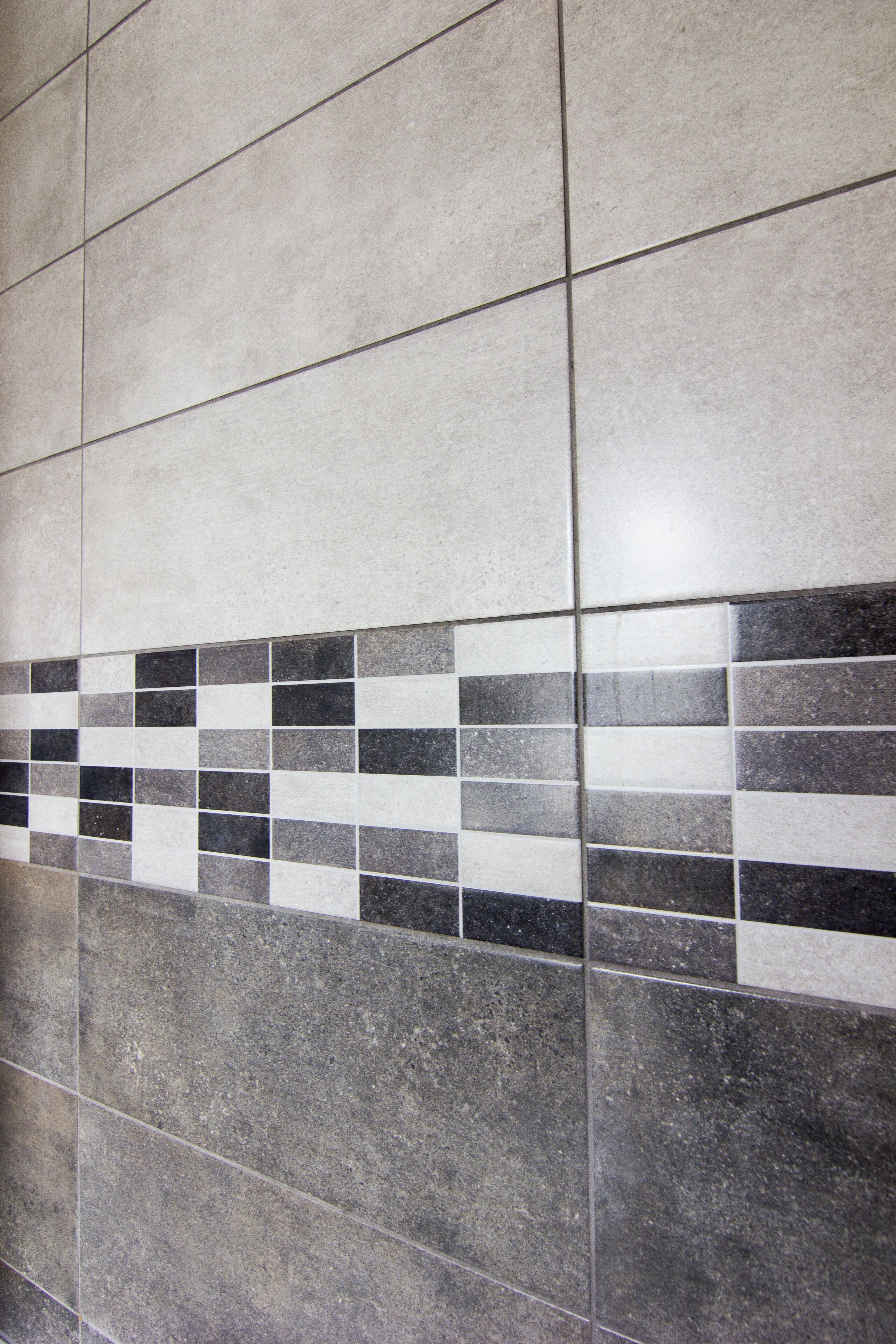 hair dryer, towels, toilet paper