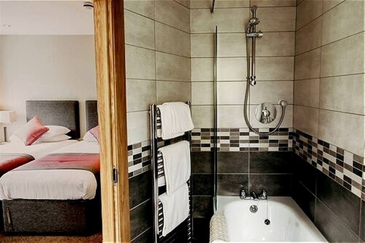 Bathroom | Hair dryer, towels, toilet paper
