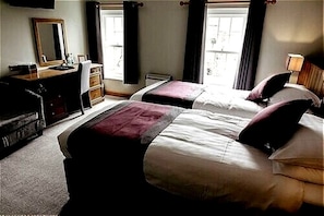 Comfort Twin Room