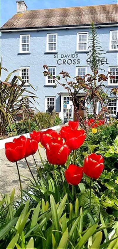 St David's Cross Hotel