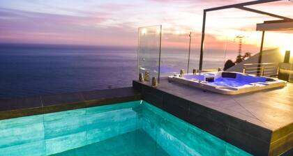 Magnificent 4 bedroom villa with stunning views