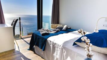 4 slaapkamers, een strijkplank/strijkijzer, internet, beddengoed