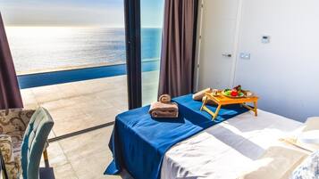 4 slaapkamers, een strijkplank/strijkijzer, internet, beddengoed