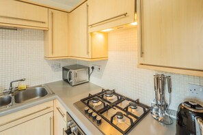 Apartment | Private kitchen | Fridge, microwave, oven, stovetop