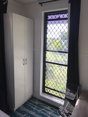 Habitació individual destacada, 1 llit individual, no fumadors, bany privat | 1 dormitori, llençols de cotó egipci i roba de llit d'alta qualitat