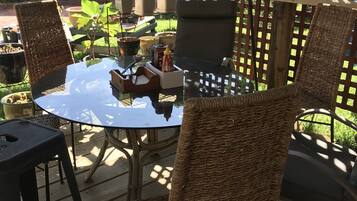 Entire Unit with 5 Bed Rooms, Non Smoking