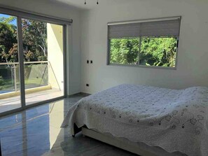 5 bedrooms