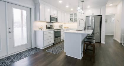 Beautiful Master Suite & Full Kitchen in New Home