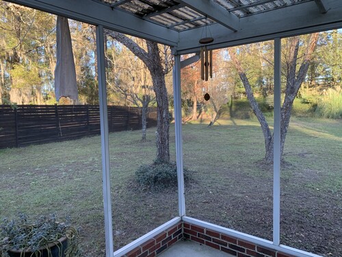 Minutes from Airport & Gulfstream