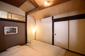 4 dormitorios, escritorio, wifi gratis y ropa de cama