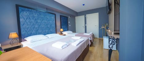 Comfort Triple Room | Minibar, soundproofing, iron/ironing board, free WiFi