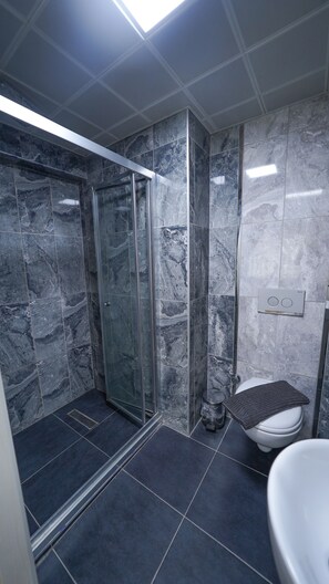 City Double Room | Bathroom | Shower, rainfall showerhead, hair dryer, bathrobes